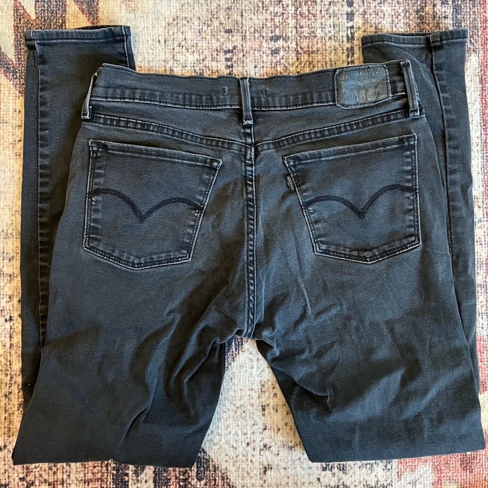 🔥Levi’s Black Denim 710 Super Skinny Jeans